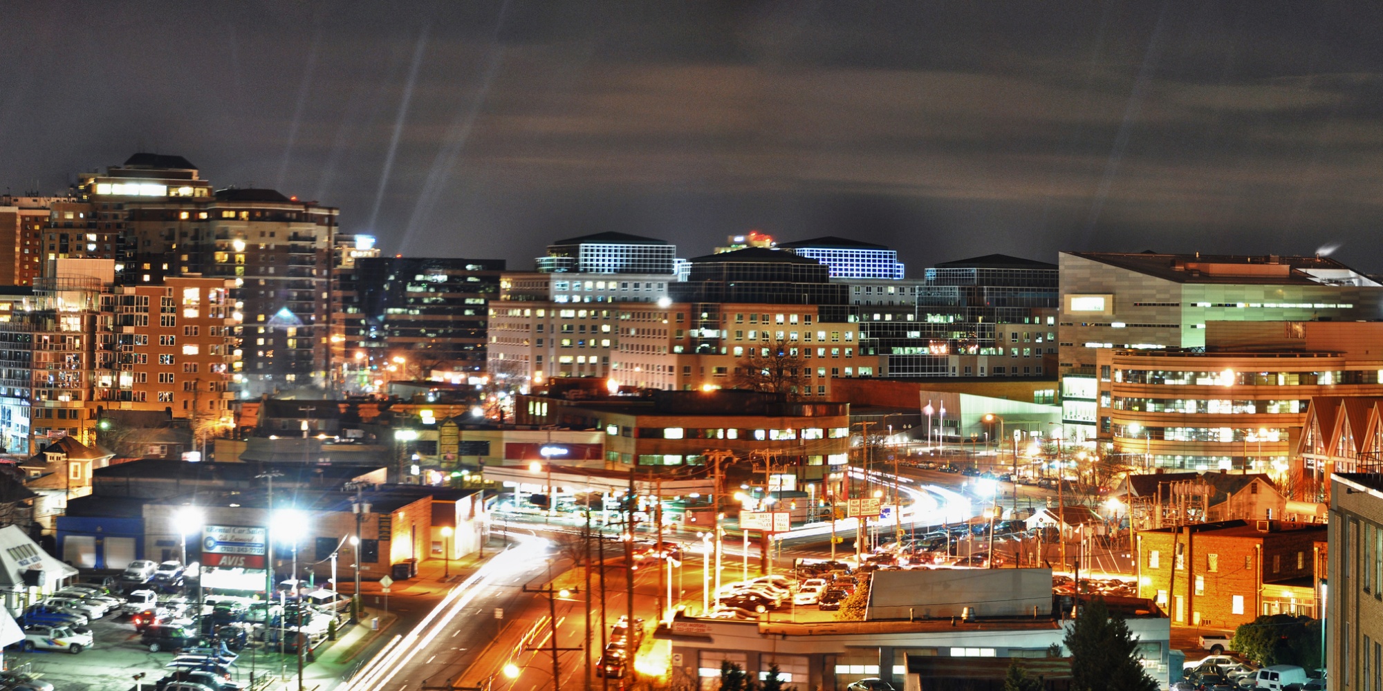 Night skyline view of Arlington, VA, © McDonald P. Mirabile / Moment / Getty Images